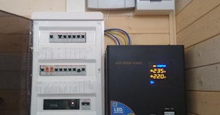 Установка и подключение стабилизаторов напряжения от 576 руб в Кандалакше - ЭлектроКнд